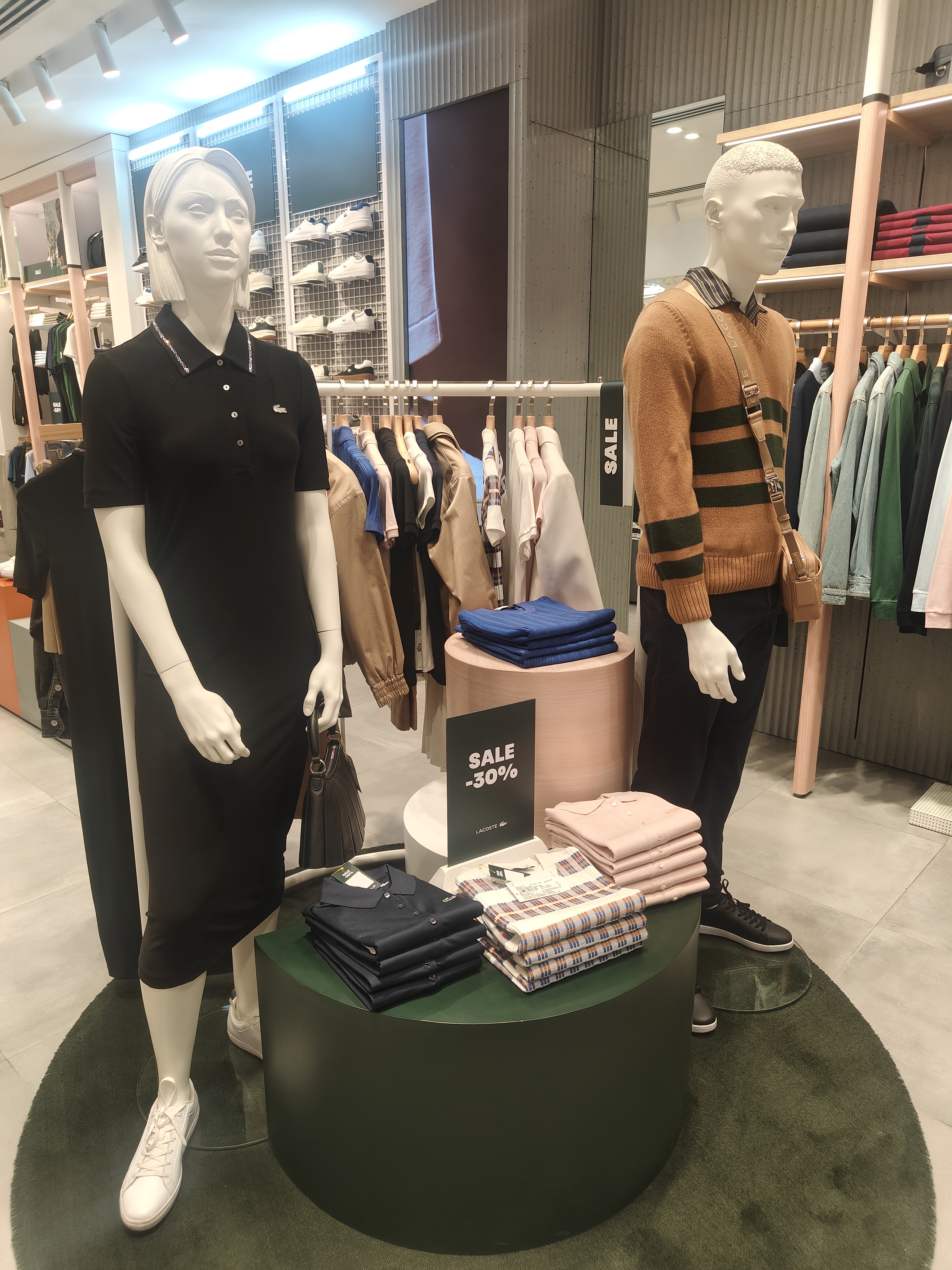 Lacoste Display